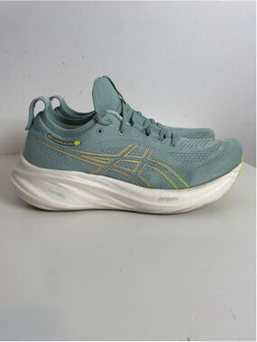 Asics Gel-Nimbus 26 Womens Size 10.5 Light Celadon Running Shoes Sneakers